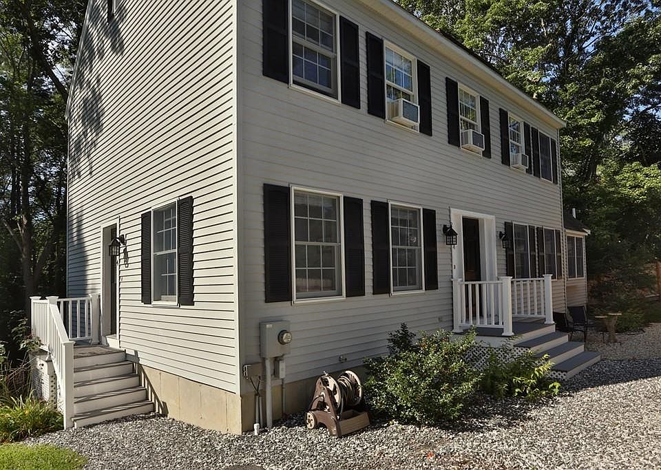 1st image of 4 Berry Dr