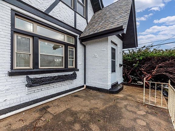 4th image of 1800 Sundale Ave