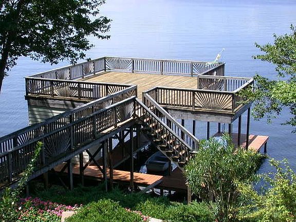 Spacious Sundeck