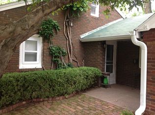 6004 Parker St, Omaha, NE 68104