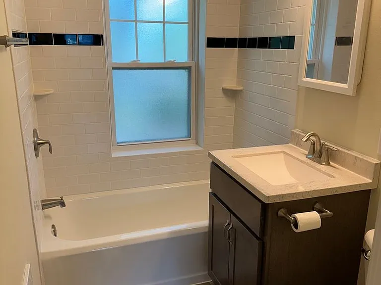 2420 E Washington Ave — Photo 9