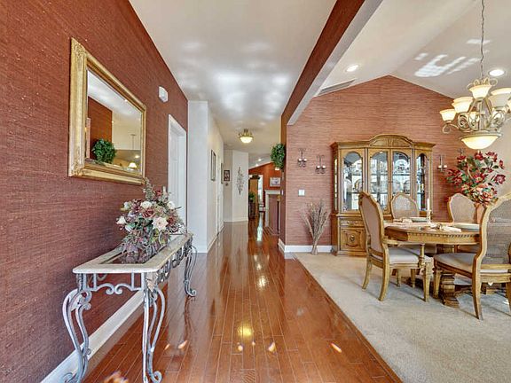 5th image of 116 Enclave Blvd