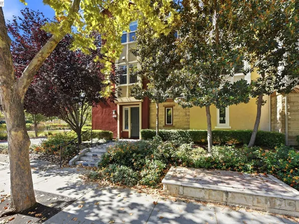 1565 McCandless Dr, Milpitas, CA 95035