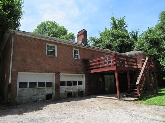 3rd image of 15 Breckenridge Blvd