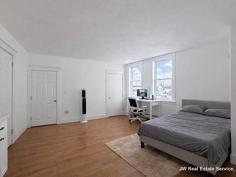 210 Chestnut Hill Ave #6 — Photo 2