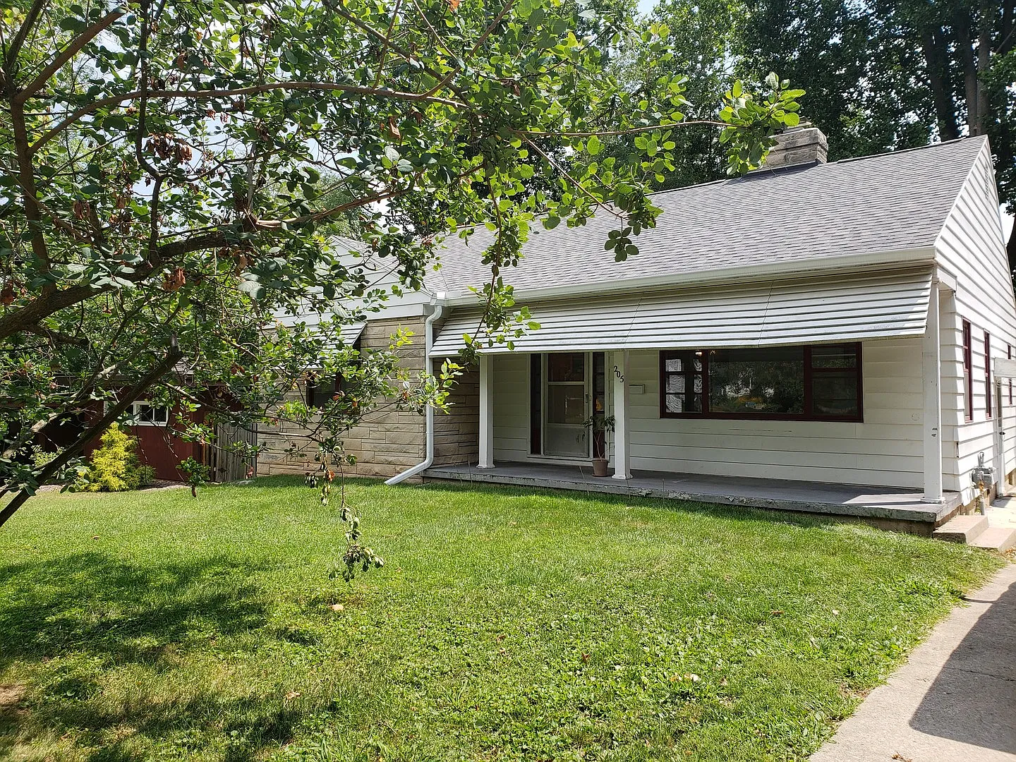 3 bedroom, 2 bath House in Green Acres: Available August 2027! — Photo 1