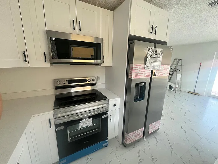 2747 Summit Blvd — Photo 8