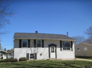3512 16th St, Menominee, MI 49858