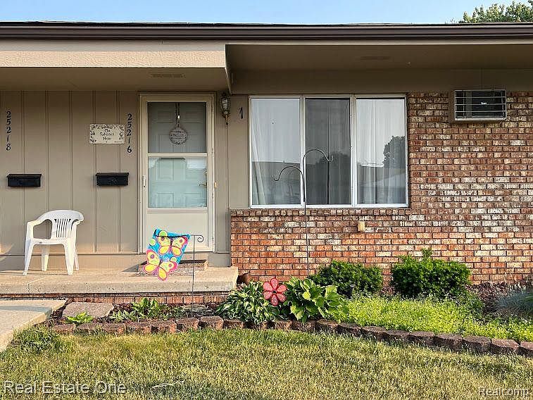 25216 Four Potomac, South Lyon, MI 48178 Zillow