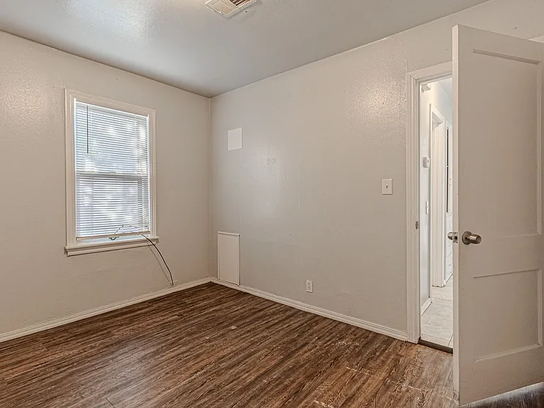 2705 NE 18th St — Photo 44