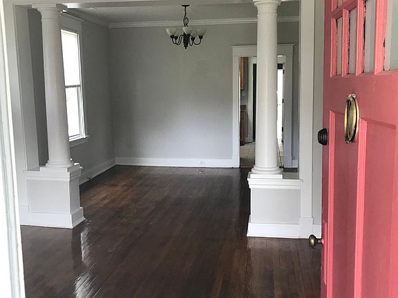 5th image of 2018 Byron St