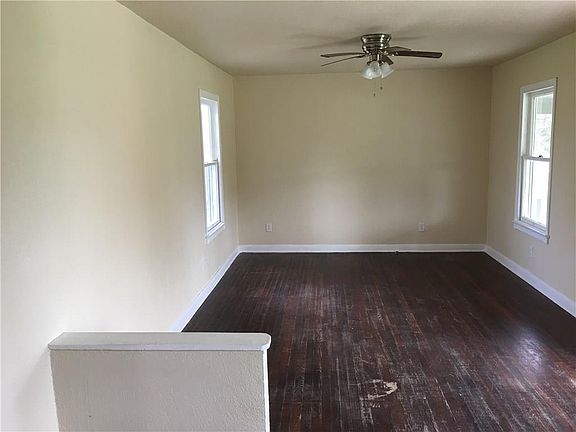 3rd image of 3609 Naples St