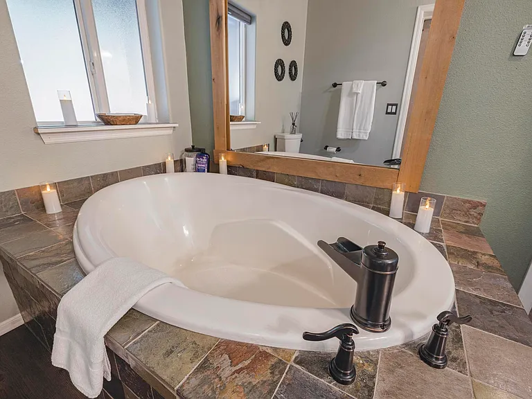 Master Bedroom Soaking Tub