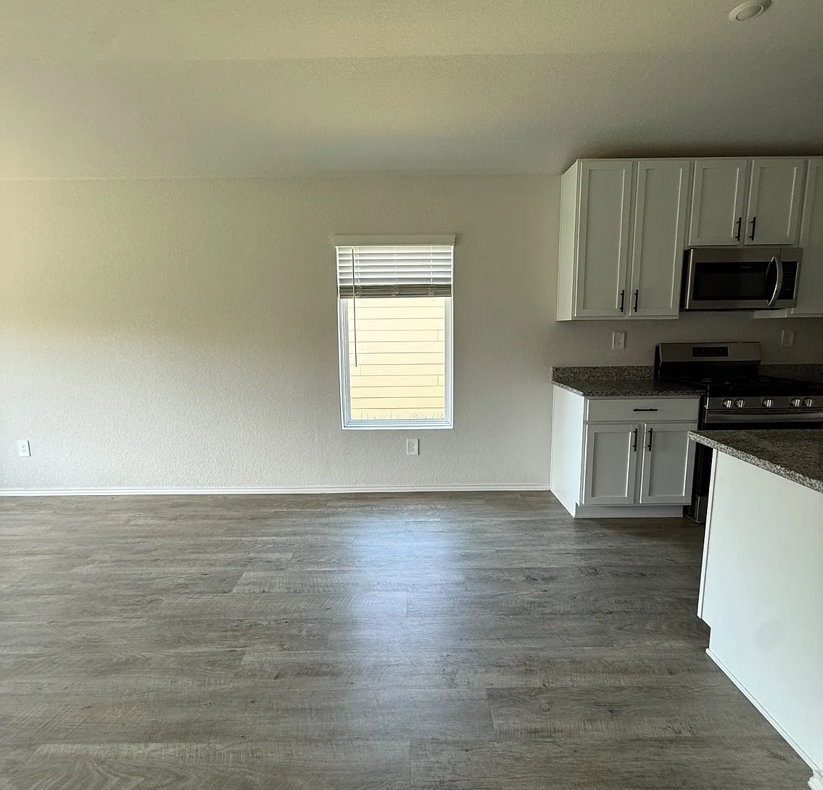 4 bed, 1459 sqft, $2,175 — Photo 3