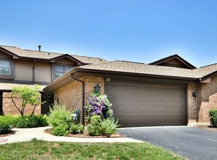 38 Prairie Dr, Westmont, IL