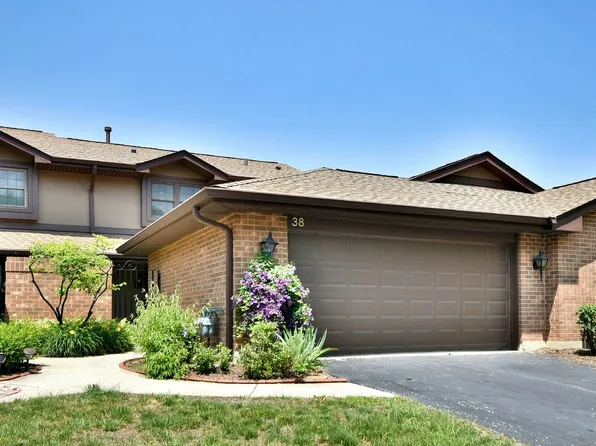 38 Prairie Dr, Westmont, IL 60559