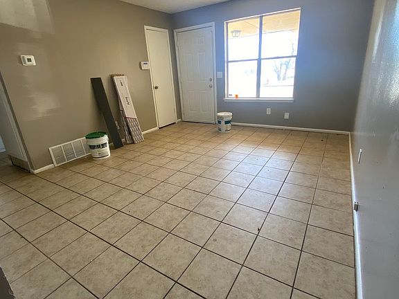 5th image of 301 NW 83rd St
