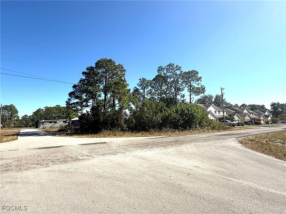 1st image of 715 Bedford Dr