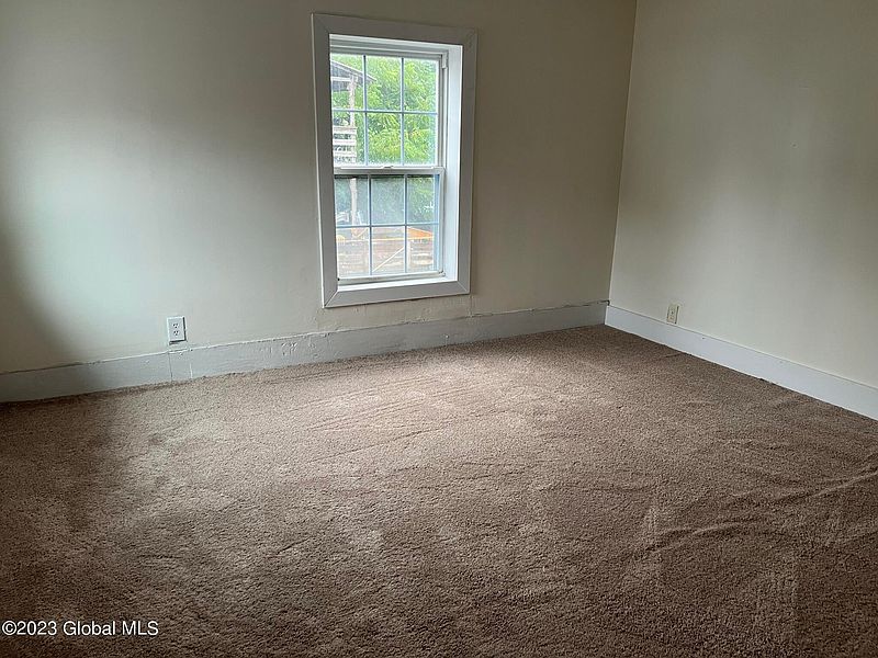 5th image of 40 Montcalm Street
