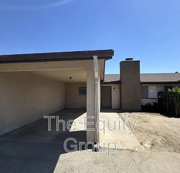 150 S Peppertree St — Photo 2