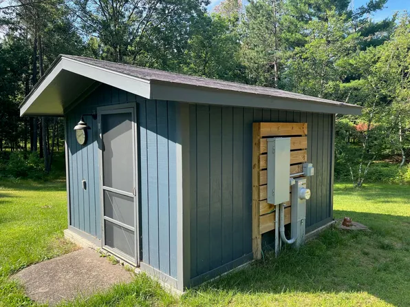 664 Meadow Ln, Nekoosa, WI 54457