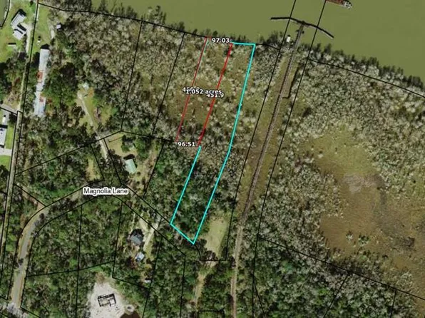 130 Magnolia Ln, Apalachicola, FL 32320