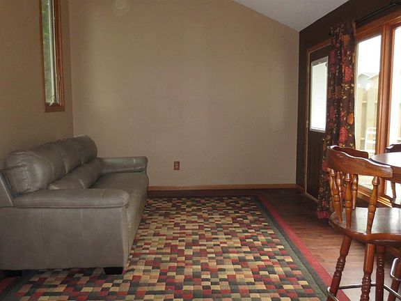 4th image of 811 E Shore Dr