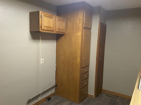 4th image of 501 E Walnut Ave