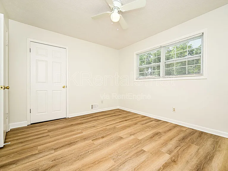 2807 Hickory Ln — Photo 10