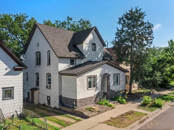 823 20th Ave NE, Minneapolis, MN 55418