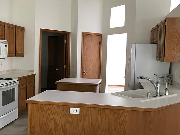 5th image of 1325 Canyon Ave