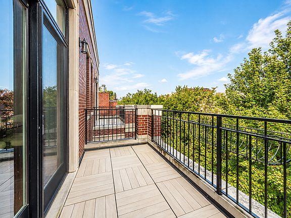 5th image of 843 W Buckingham Pl #4E