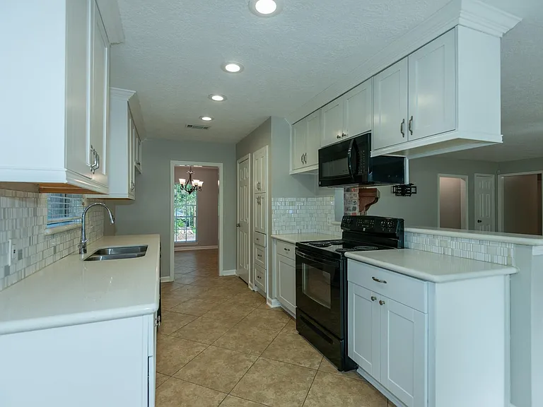 7403 Tall Pines Dr — Photo 12