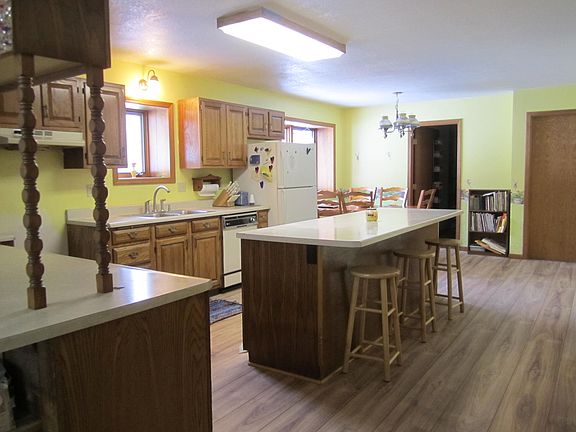 5th image of 1209 Skyline Dr