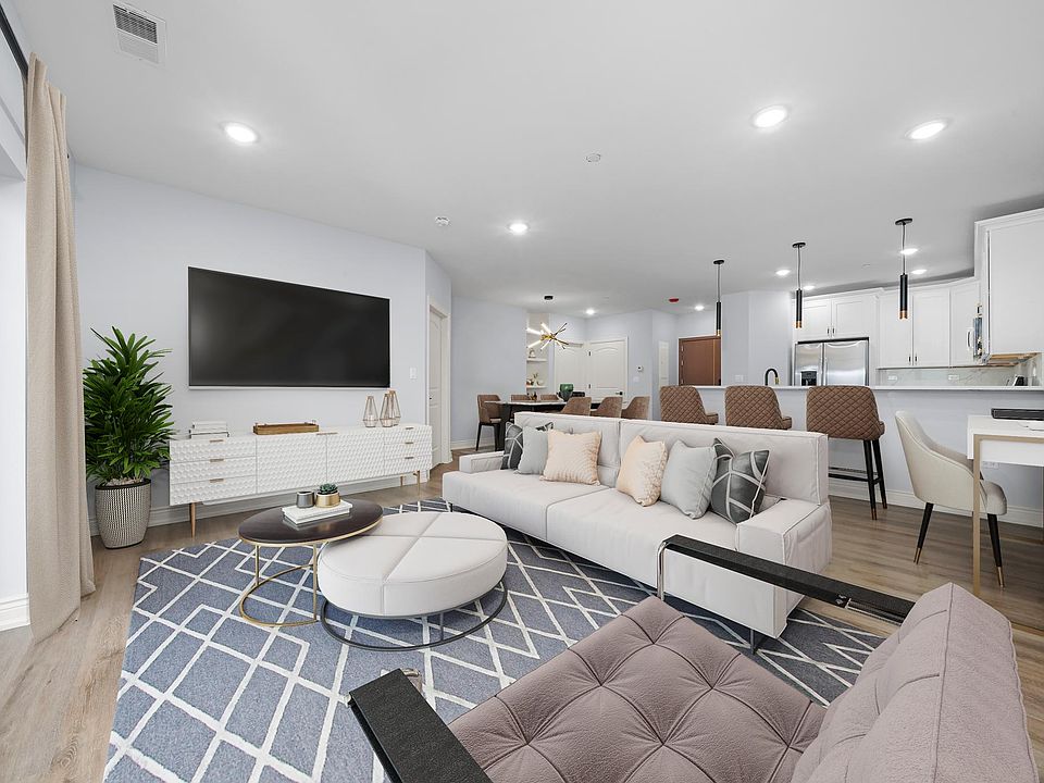 1st image of 9600 Franklin Ave #614