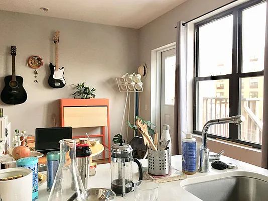 Rented by Manhattan Management LLC | media 49