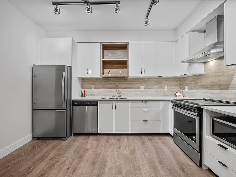 5355 Lane St #101 — Photo 17