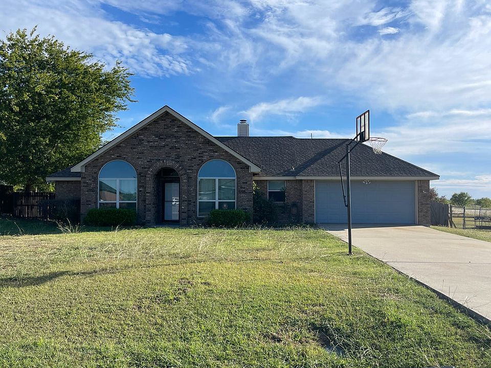 1st image of 327 Meadow Ln