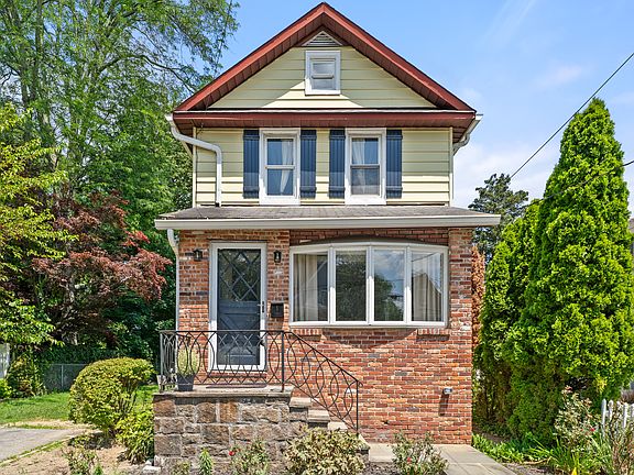 2nd image of 1 Saunders St