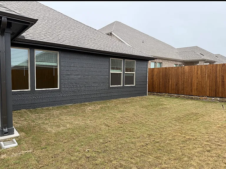 716 Edgehurst Dr — Photo 12
