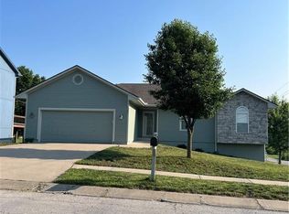 404 NW Whitney Dr, Grain Valley, MO 64029