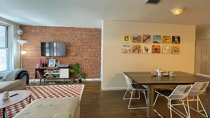 Rented by Strivers Management Group Corp (Brokerage) | media 4