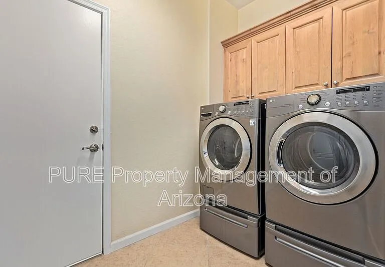 737 S Sycamore Pl — Photo 31