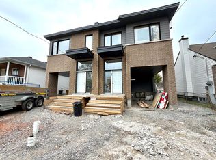 155 Glynn Ave #B, Ottawa, ON K1K 1S5