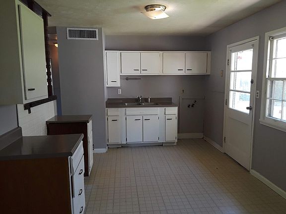 4th image of 10714 Milwaukee Way