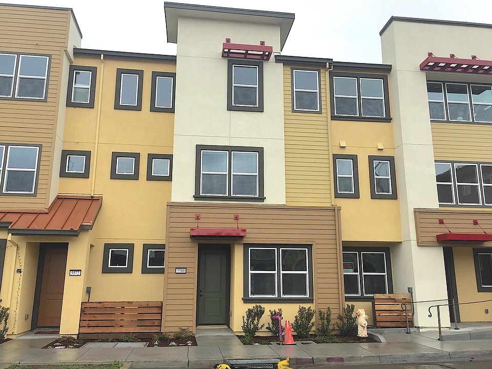 Brand NEW Townhouse