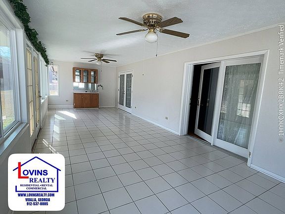 5th image of 1406 Forest Hill Cir