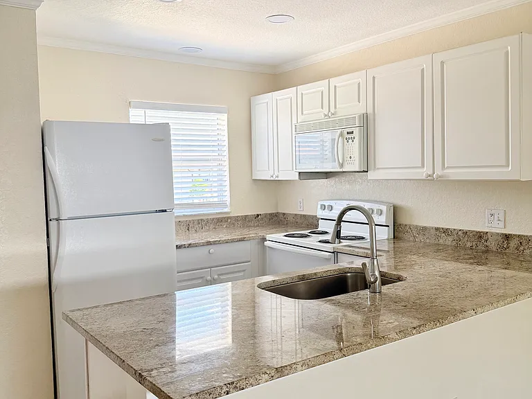 25050 Sandhill Blvd #4B3 — Photo 4