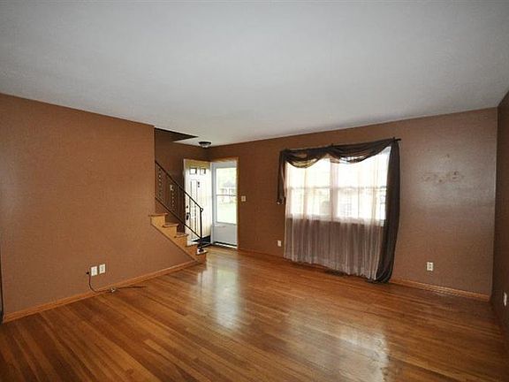 4th image of 1091 Mystic Ln N