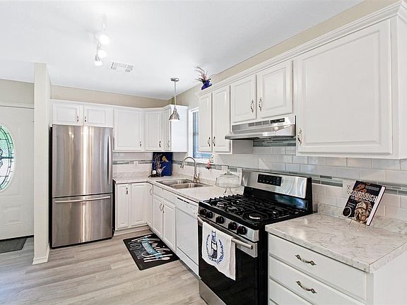 5th image of 415 E 17th Ave